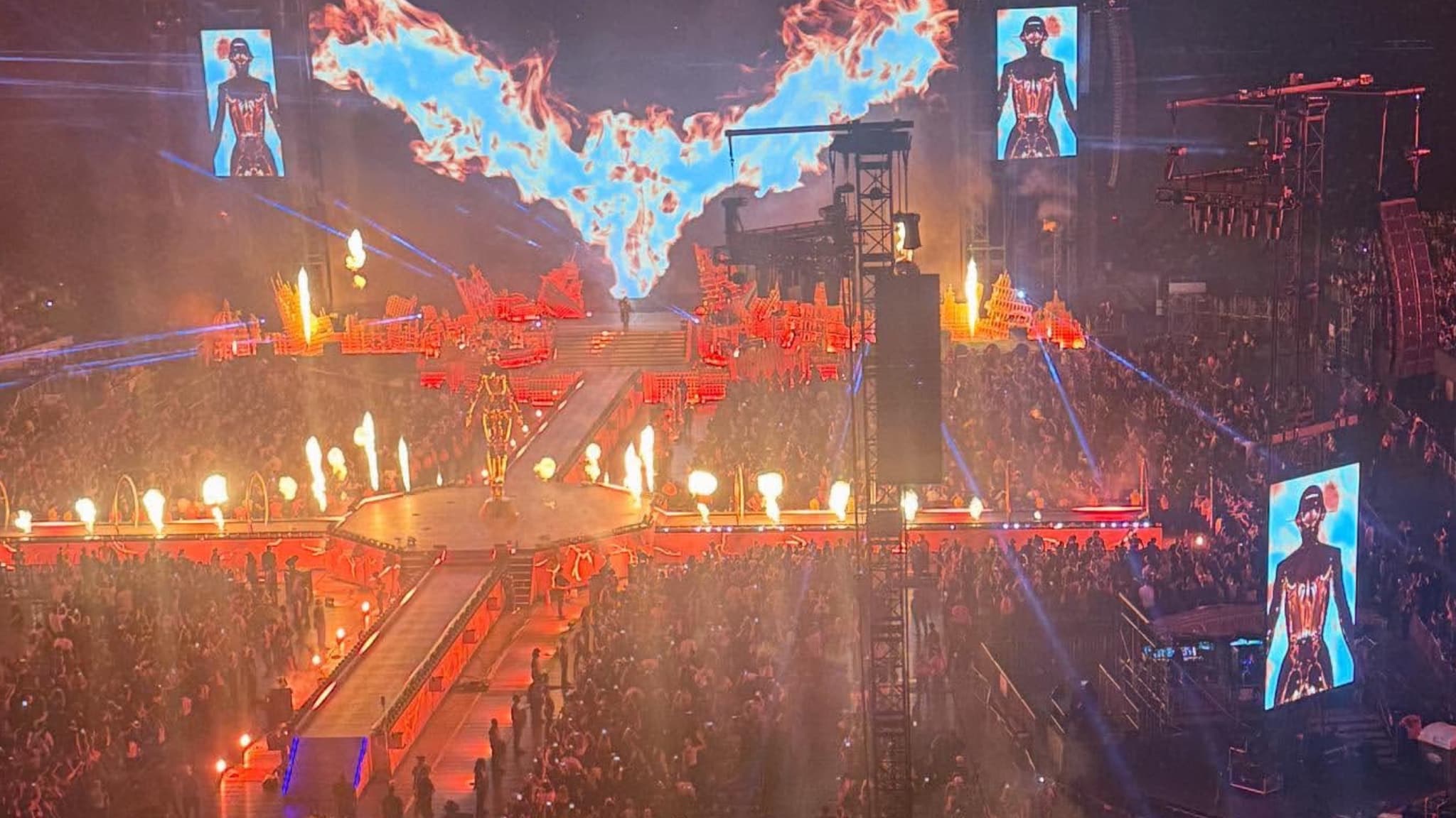 🚨 The Weeknd Obliterates Records At Metlife — Crowned Highest-Grossing Black Male Artist In Stadium History